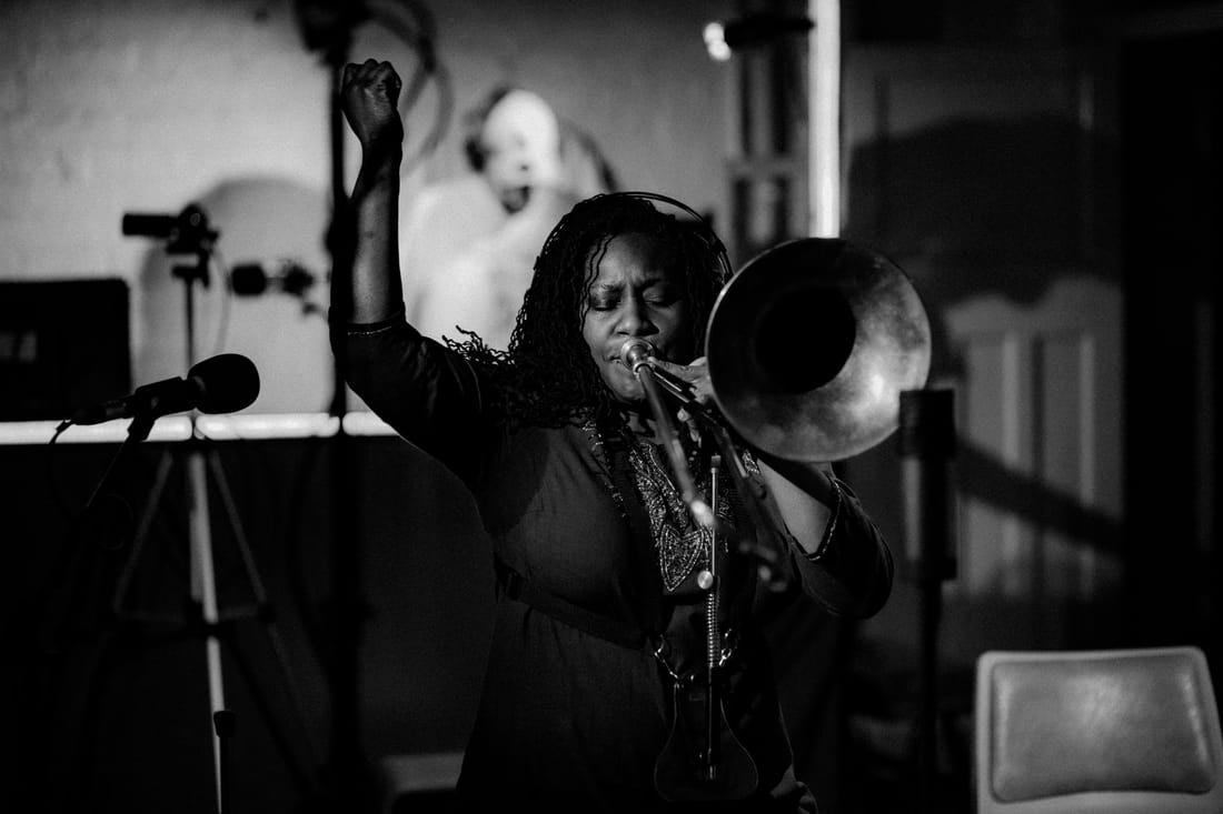 HANNABIELL & THE MIDNIGHT BLUE COLLECTIVE