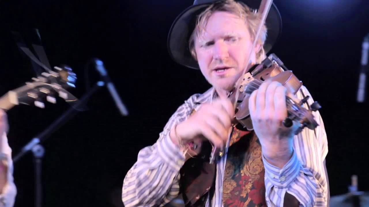 SHEELANAGIG performing live